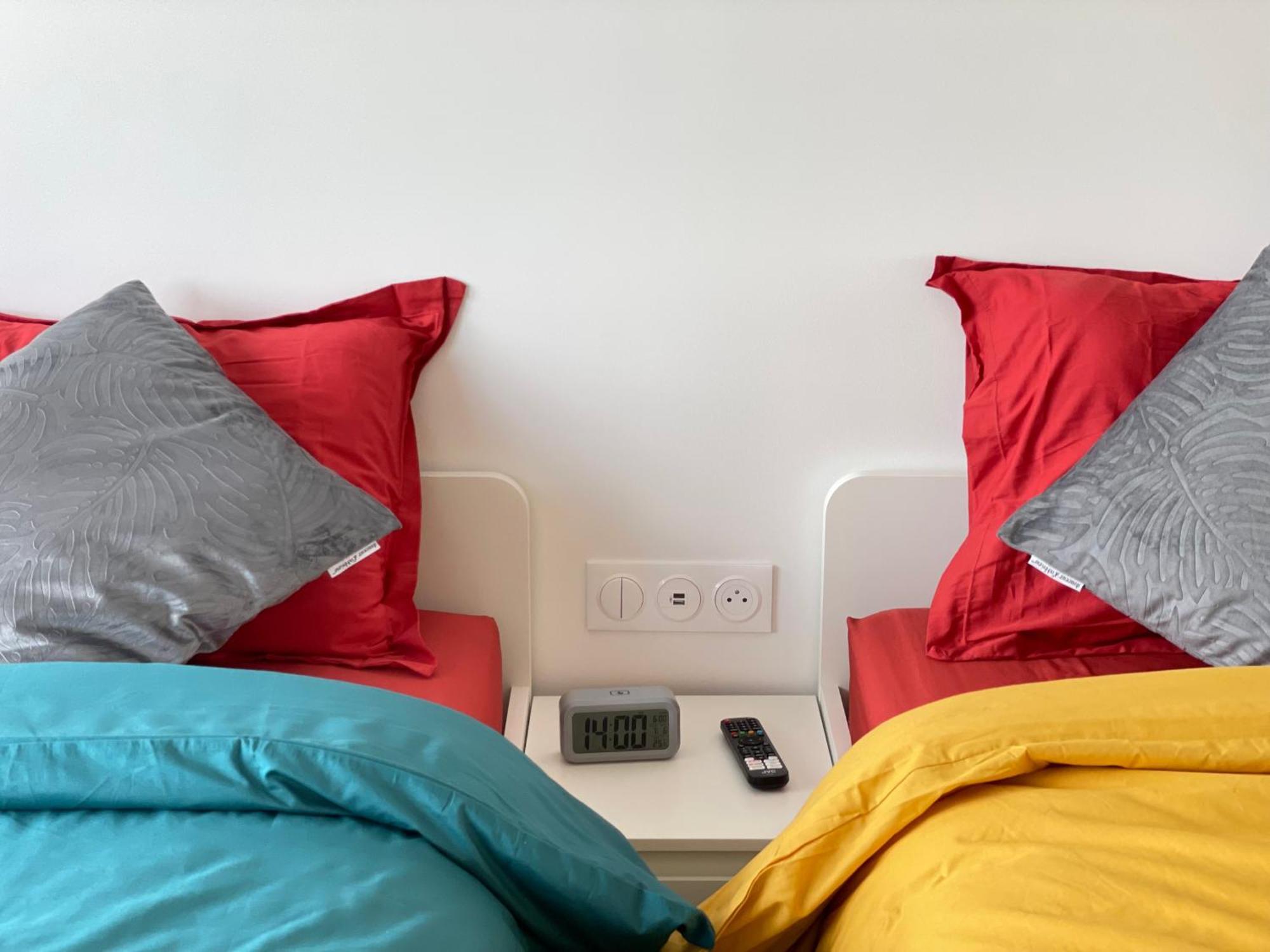 Paris Pantin Magnifique Appartement 4 Pieces De 108M2 Avec 2 Parking Interieur - Tres Cosy Pour 1 A 12 Personnes - Entierement Refait A Neuf Entire Apartment Luxurious And Warm - Pantin Paris 19 Eme Free Wifi Gratuit Bagian luar foto
