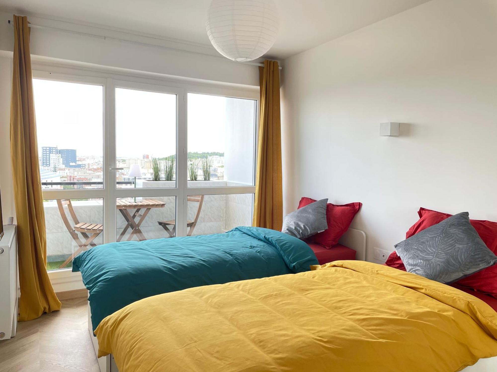 Paris Pantin Magnifique Appartement 4 Pieces De 108M2 Avec 2 Parking Interieur - Tres Cosy Pour 1 A 12 Personnes - Entierement Refait A Neuf Entire Apartment Luxurious And Warm - Pantin Paris 19 Eme Free Wifi Gratuit Bagian luar foto