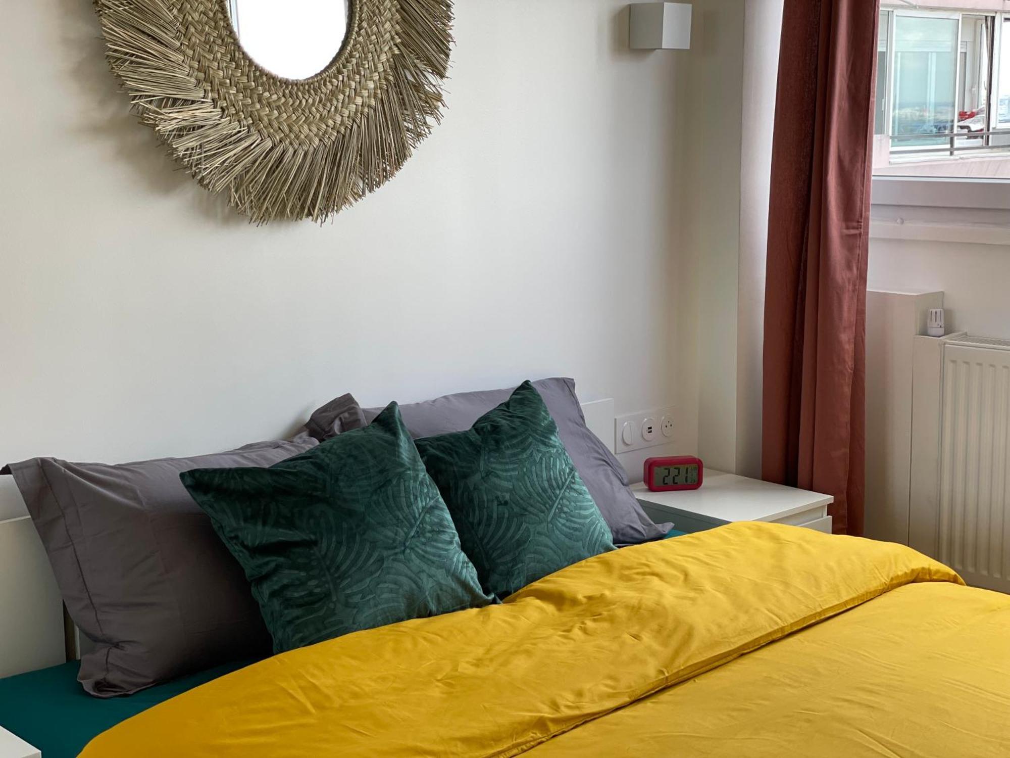Paris Pantin Magnifique Appartement 4 Pieces De 108M2 Avec 2 Parking Interieur - Tres Cosy Pour 1 A 12 Personnes - Entierement Refait A Neuf Entire Apartment Luxurious And Warm - Pantin Paris 19 Eme Free Wifi Gratuit Bagian luar foto