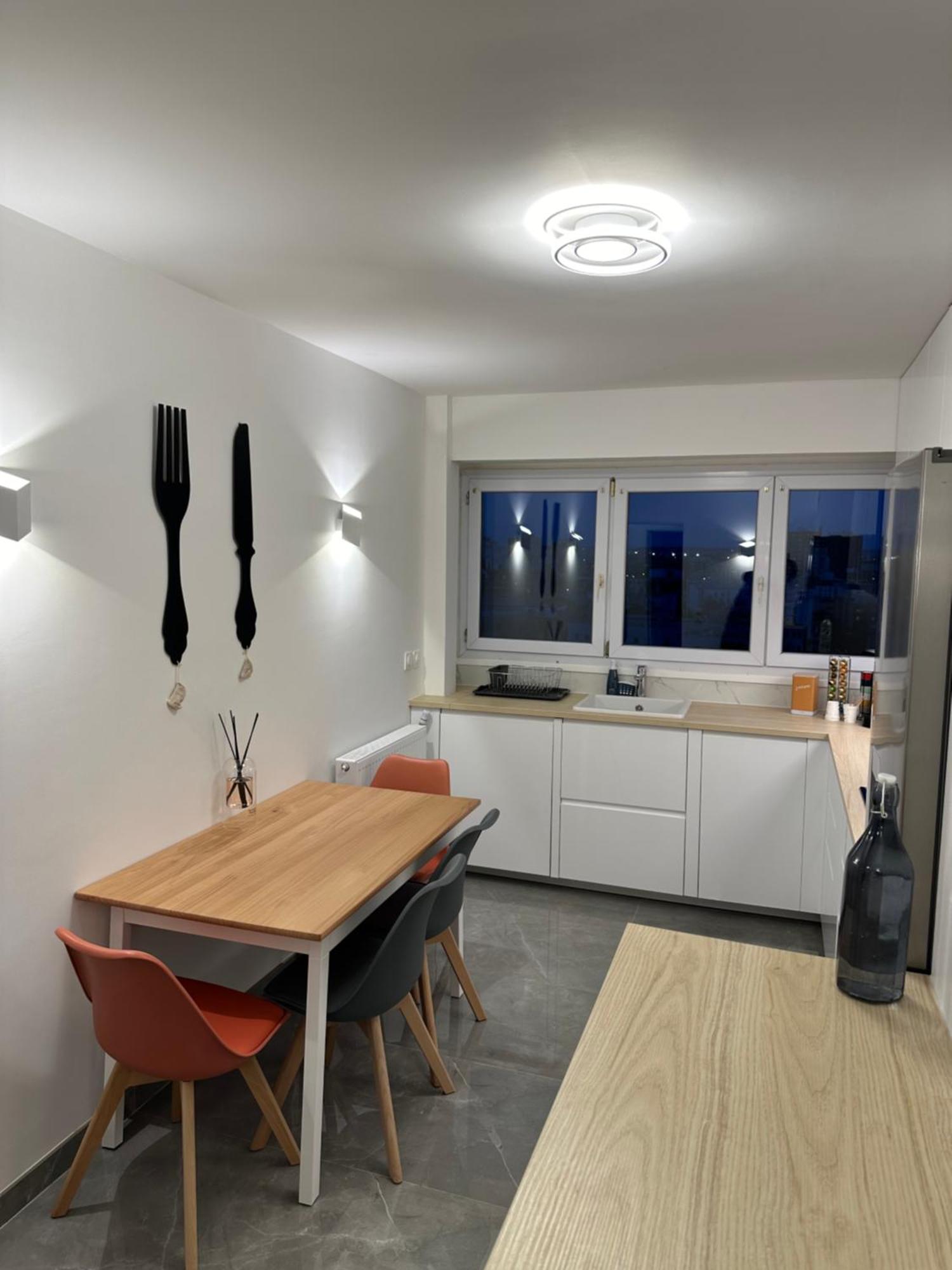 Paris Pantin Magnifique Appartement 4 Pieces De 108M2 Avec 2 Parking Interieur - Tres Cosy Pour 1 A 12 Personnes - Entierement Refait A Neuf Entire Apartment Luxurious And Warm - Pantin Paris 19 Eme Free Wifi Gratuit Bagian luar foto