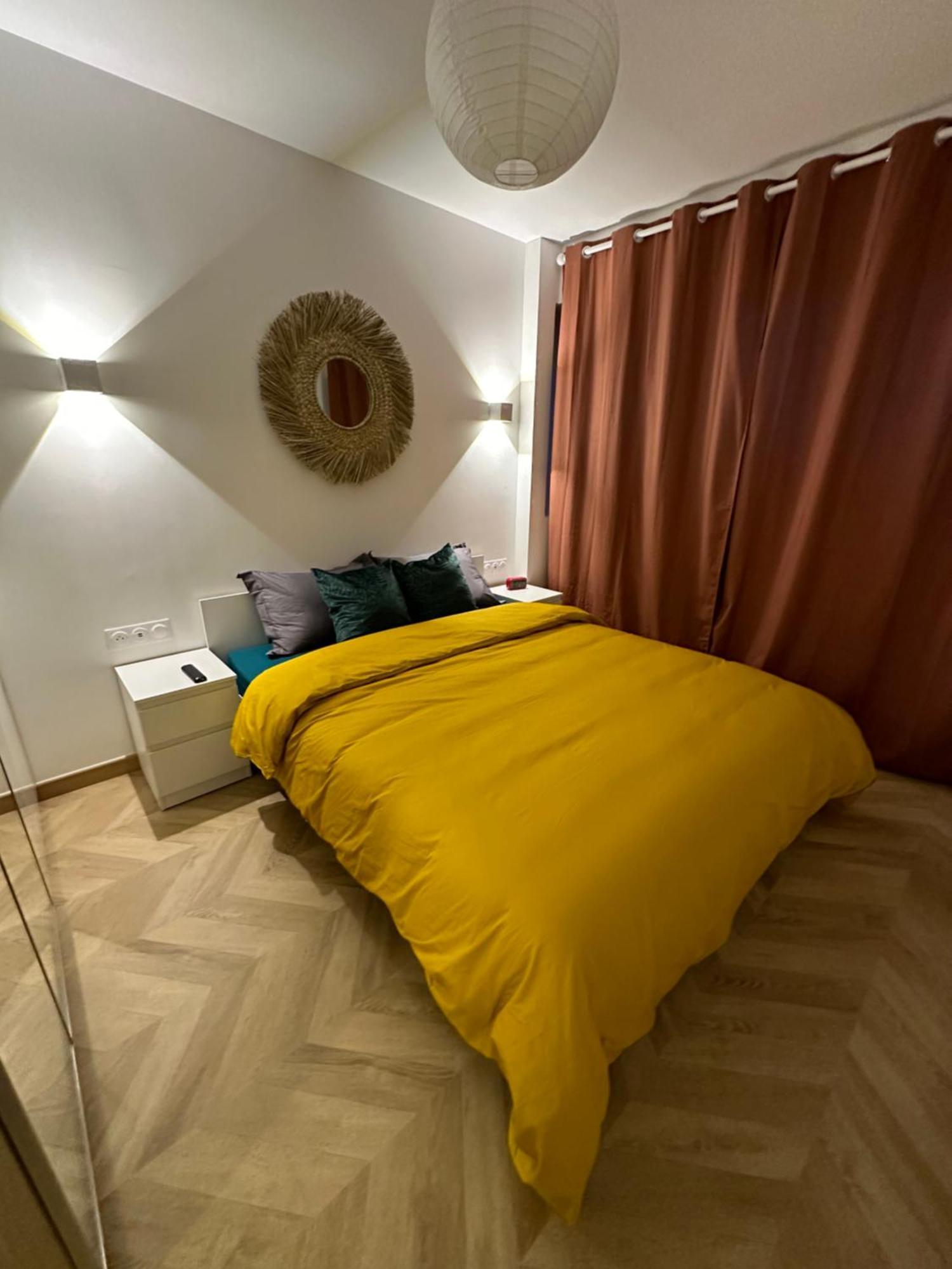 Paris Pantin Magnifique Appartement 4 Pieces De 108M2 Avec 2 Parking Interieur - Tres Cosy Pour 1 A 12 Personnes - Entierement Refait A Neuf Entire Apartment Luxurious And Warm - Pantin Paris 19 Eme Free Wifi Gratuit Bagian luar foto